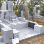川崎市の緑ヶ丘霊園にて、お墓の外柵リフォーム。将来を考えて基礎や納骨室から作成、全面石貼りのお墓